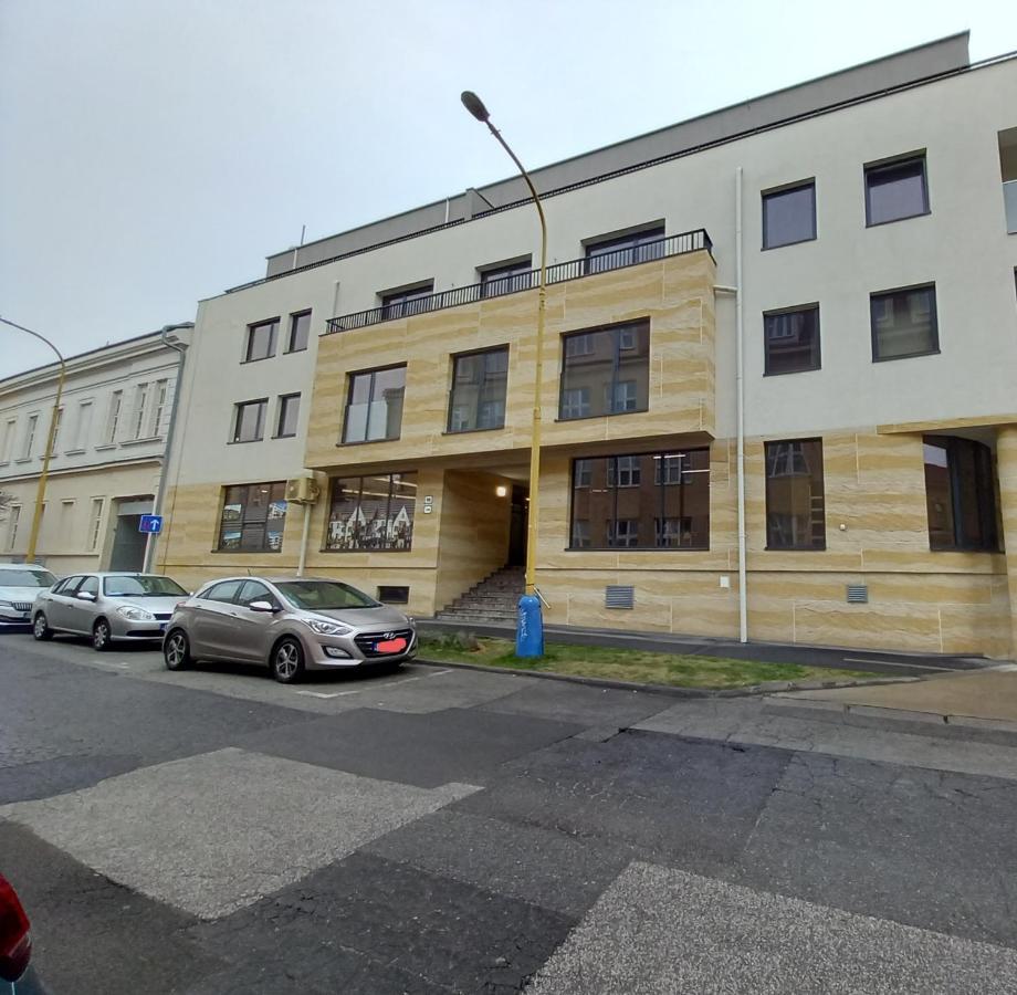 Entrez Apartments Bastova - City Centre Kosice Exterior photo